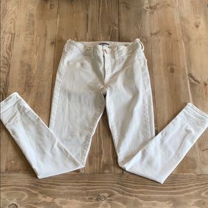 American Eagle Super stretch White Jeans